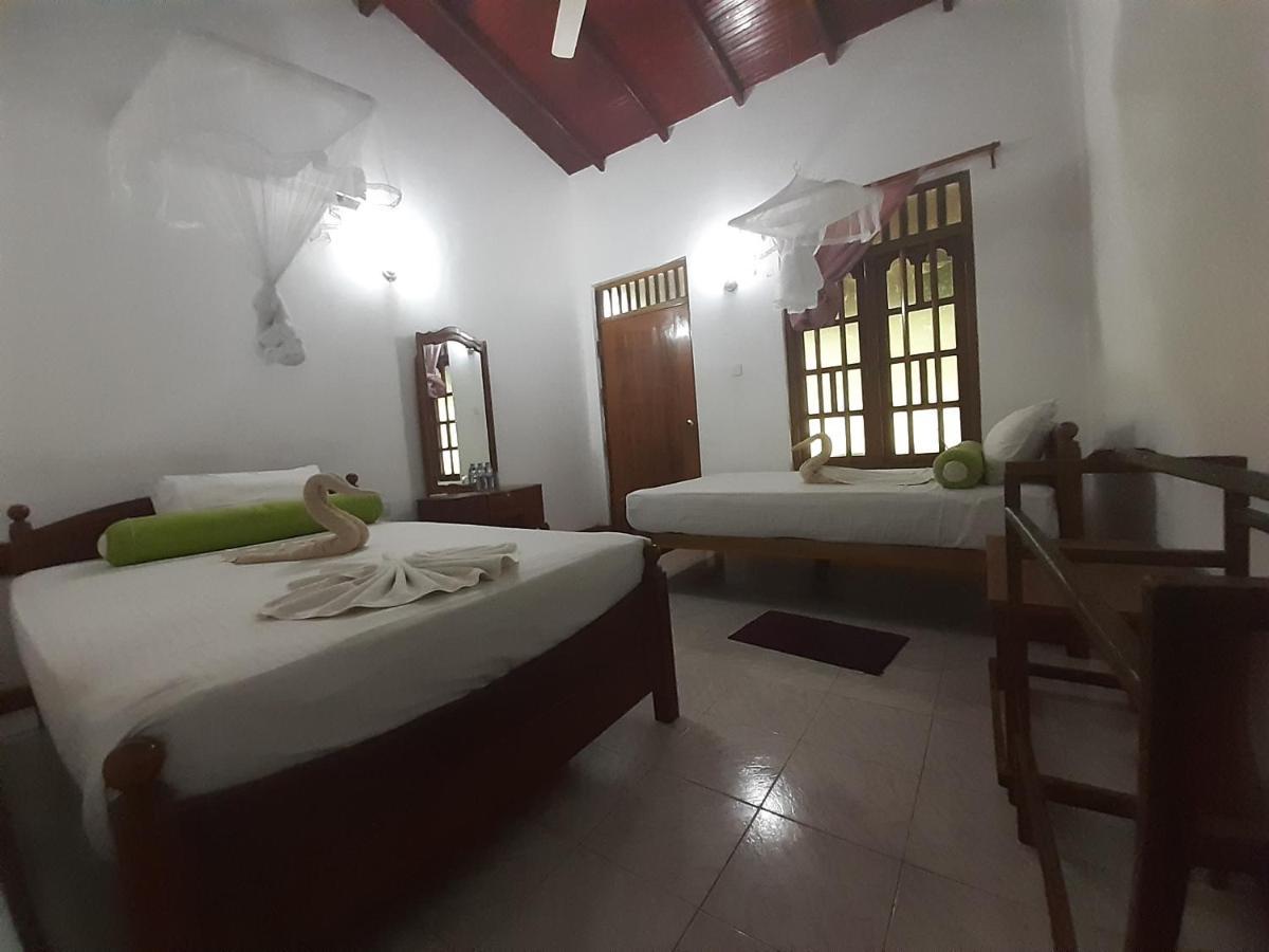 Banana Rest Sigiriya Bed & Breakfast Exterior photo
