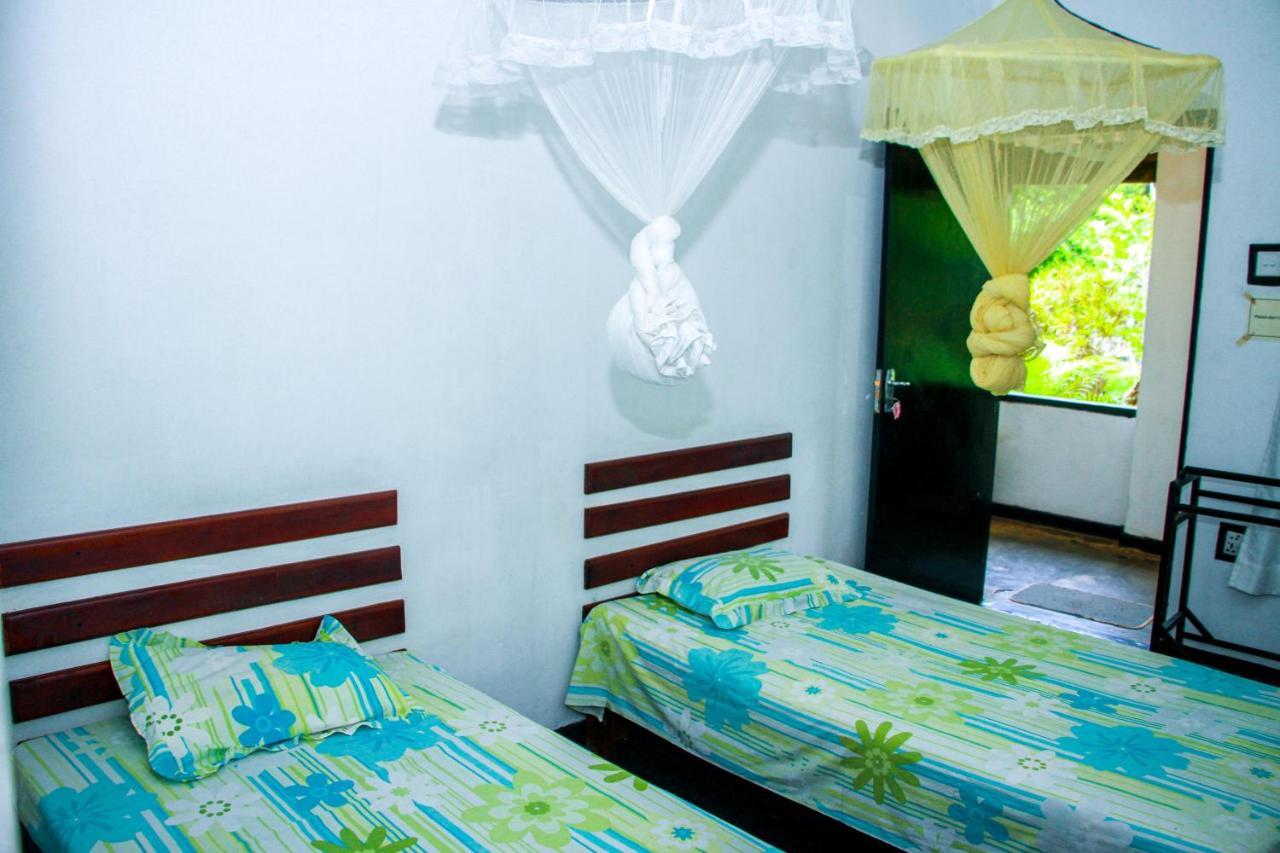 Banana Rest Sigiriya Bed & Breakfast Exterior photo