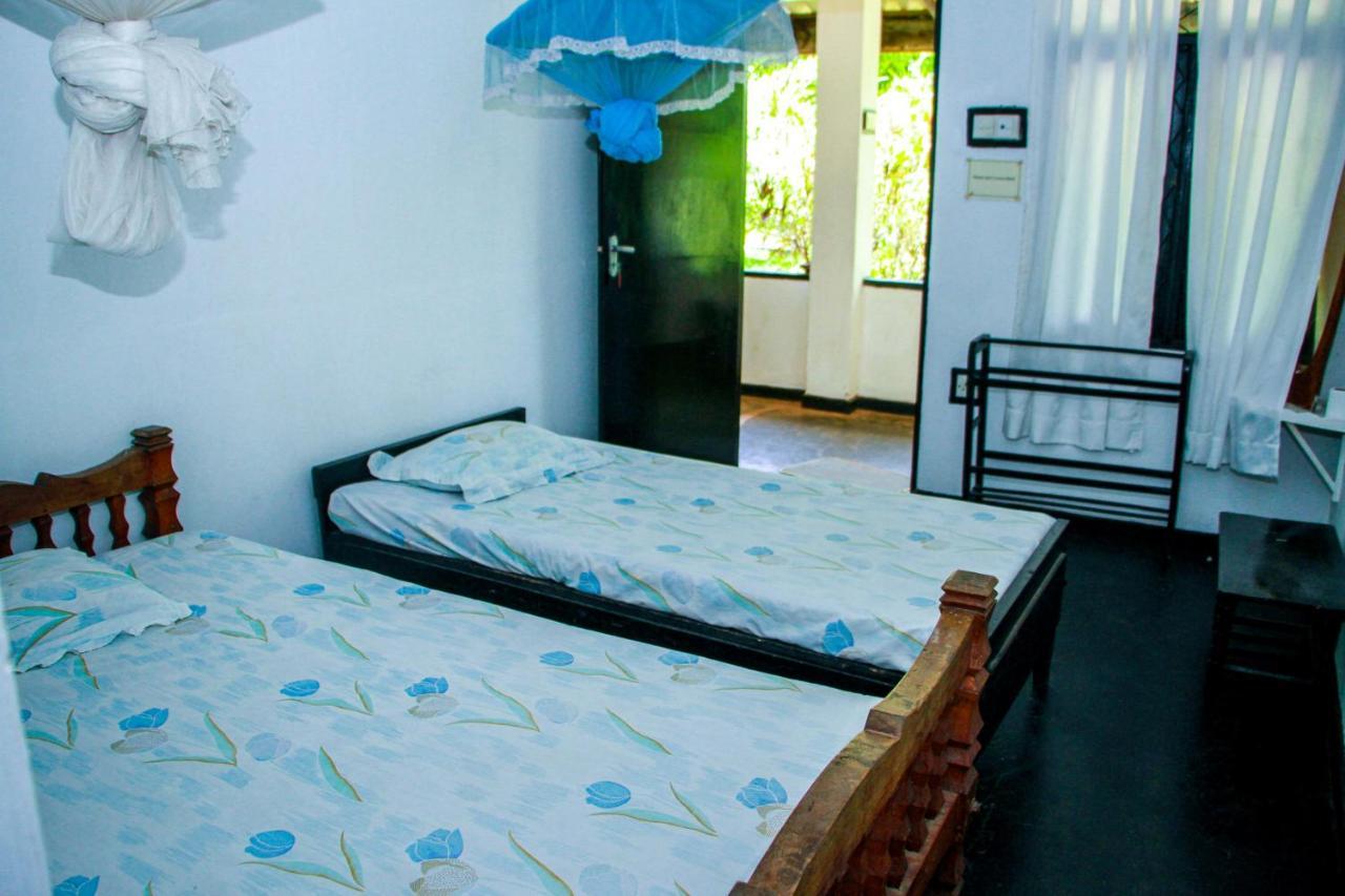 Banana Rest Sigiriya Bed & Breakfast Exterior photo