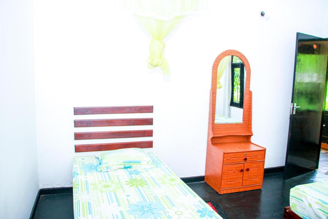 Banana Rest Sigiriya Bed & Breakfast Exterior photo