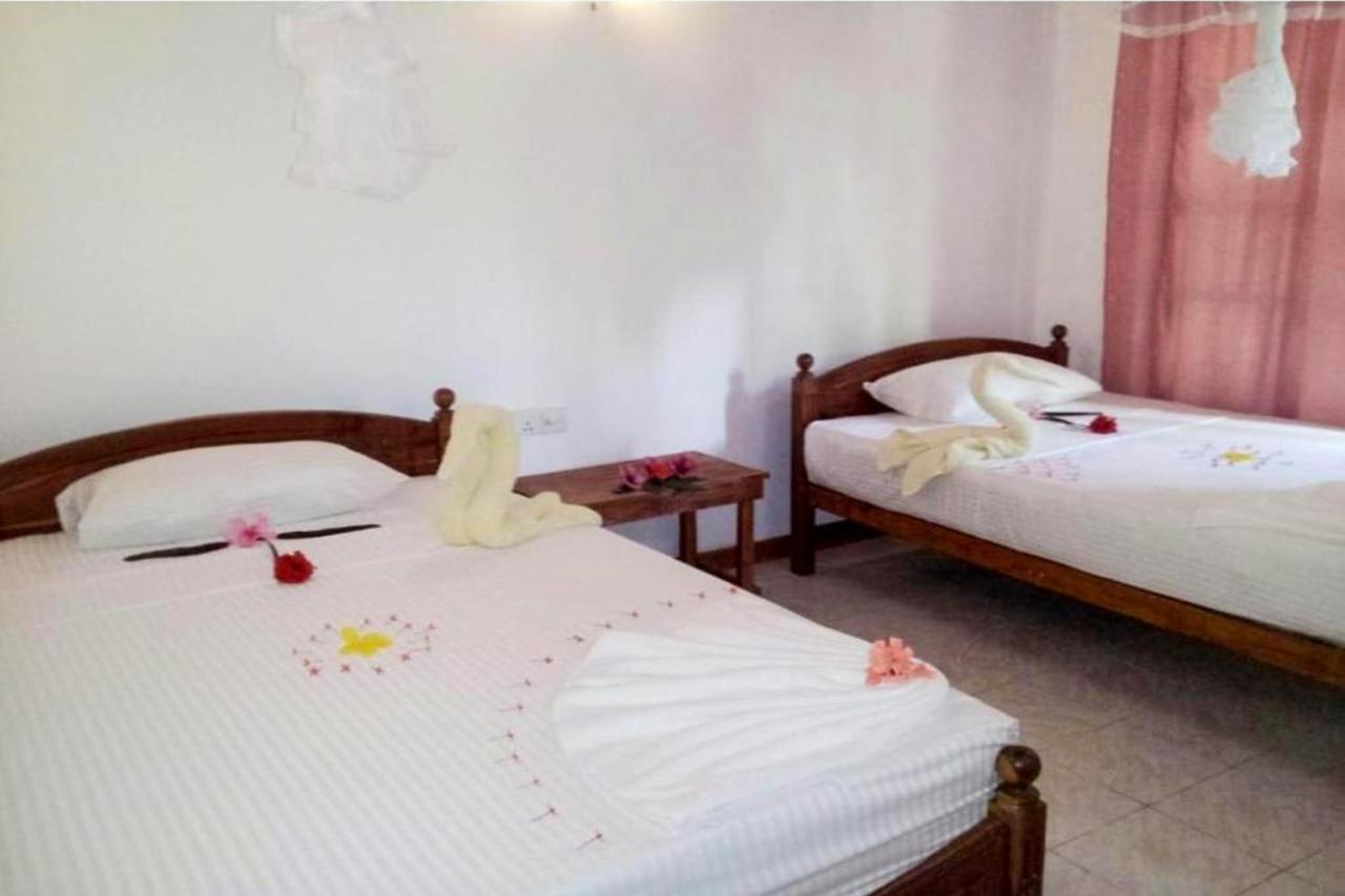 Banana Rest Sigiriya Bed & Breakfast Exterior photo