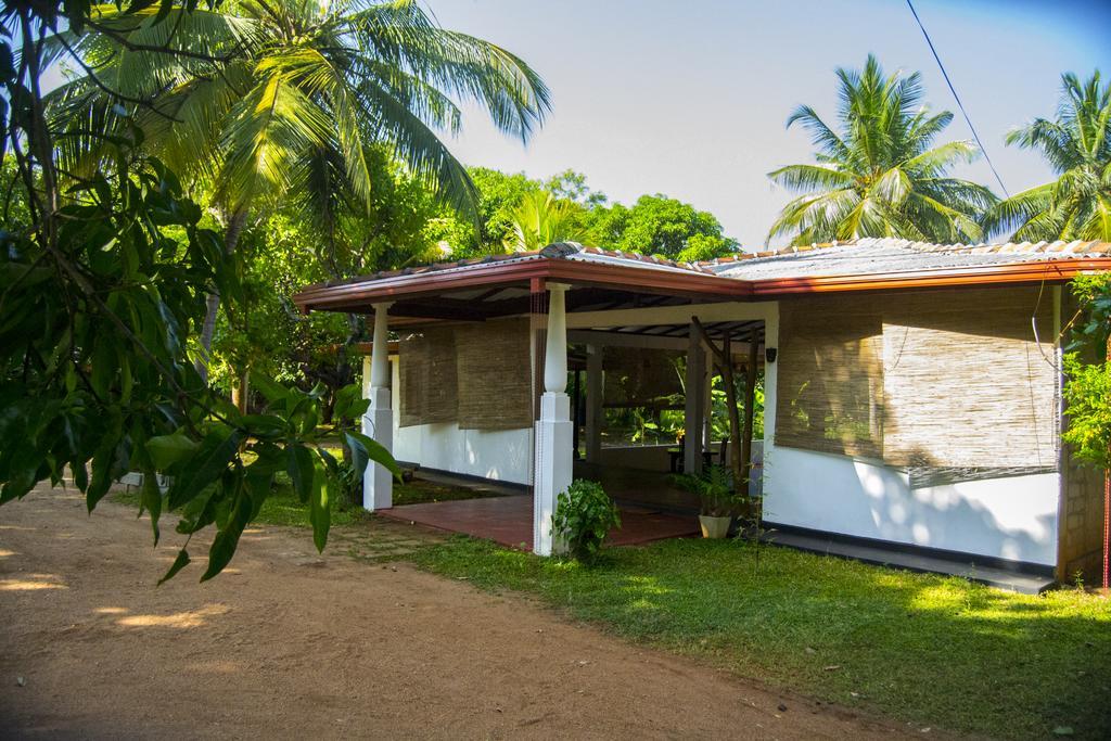 Banana Rest Sigiriya Bed & Breakfast Exterior photo
